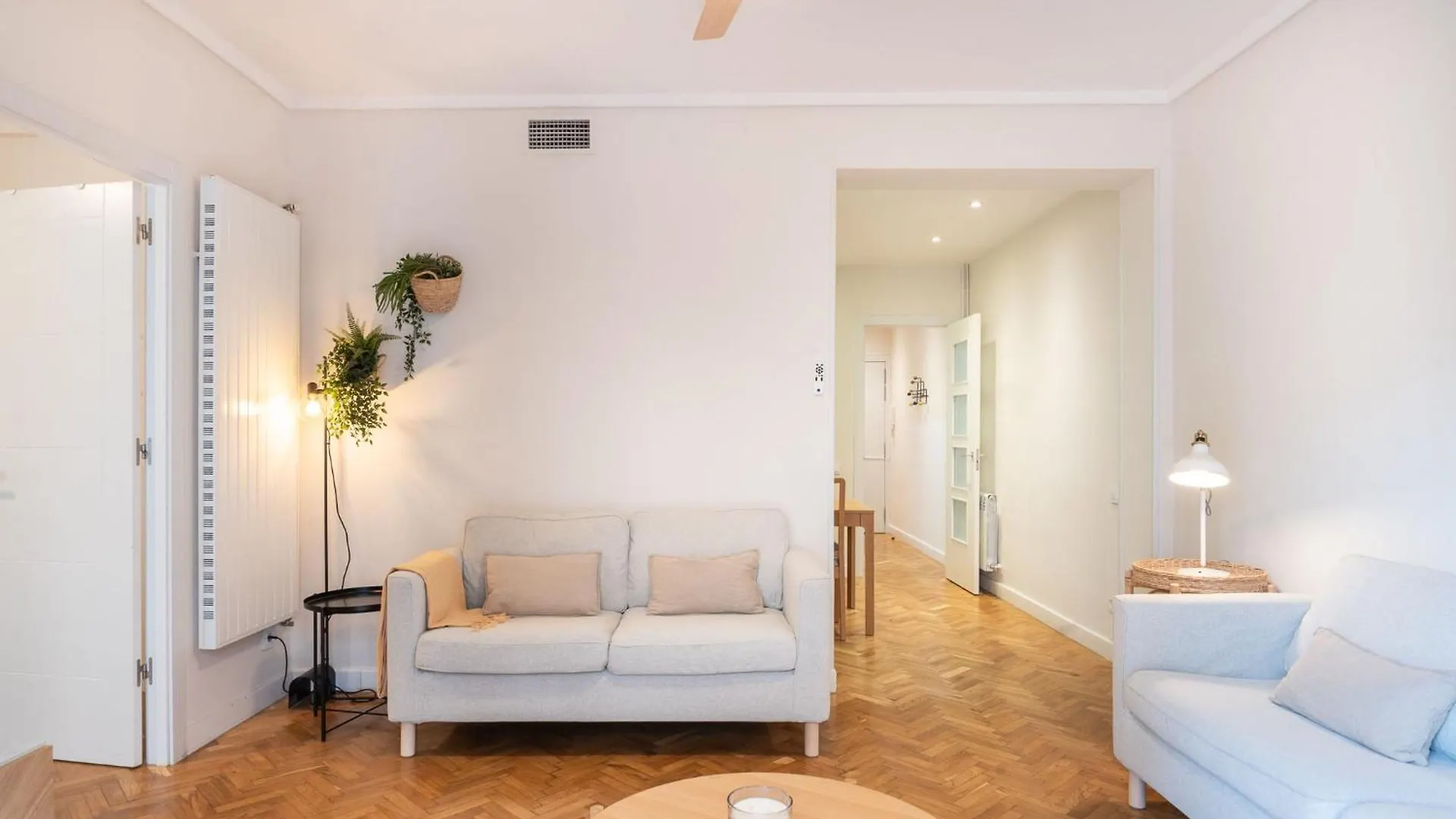 Warmth And Comfort In The Sought-After Eixample Barcelona