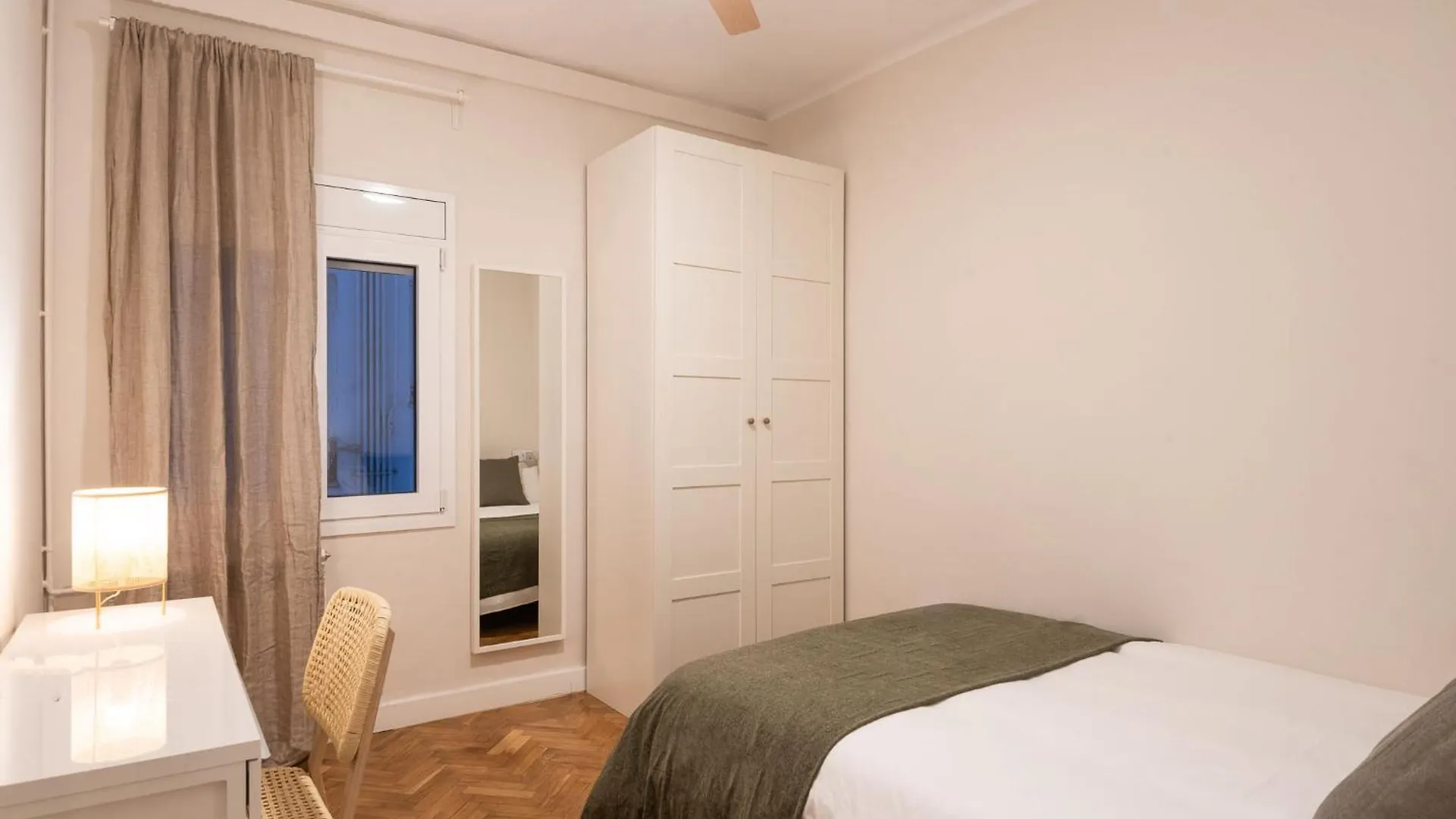 Warmth And Comfort In The Sought-After Eixample Barcelona Apartment