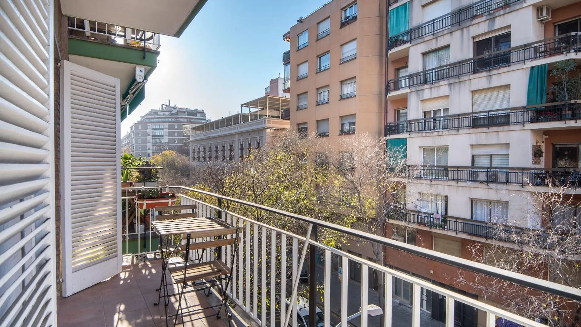 Warmth And Comfort In The Sought-After Eixample Barcelona 0*,