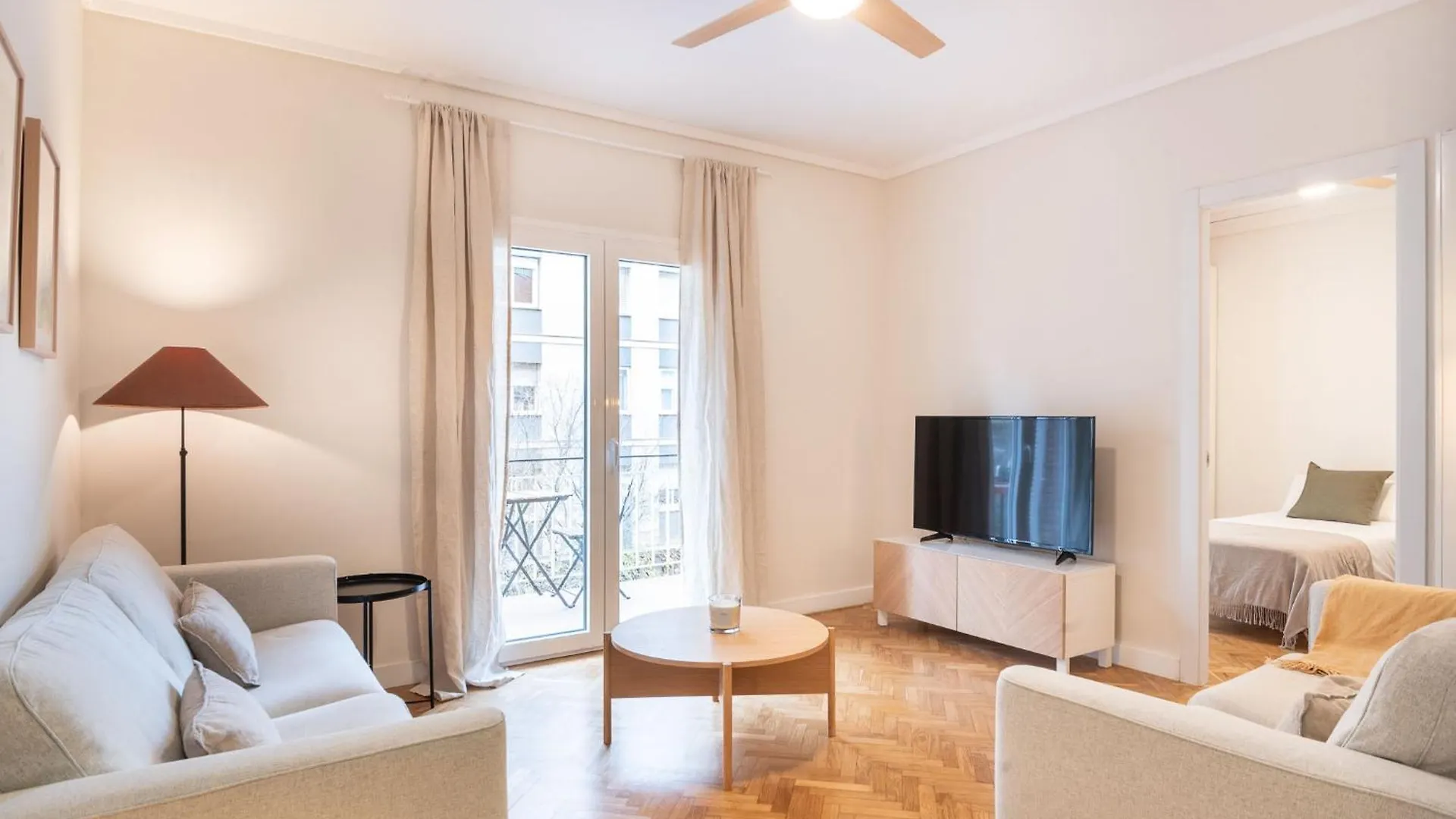 Warmth And Comfort In The Sought-After Eixample Barcelona